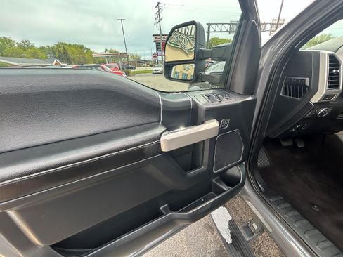 Used 2018 Ford F150 Lariat w/ Equipment Group 502A Luxury AWD/4WD image 9