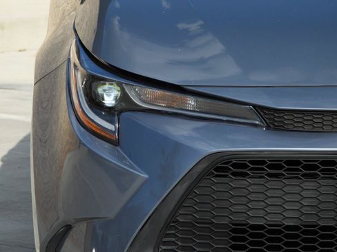 Used 2022 Toyota Corolla LE FWD image 33