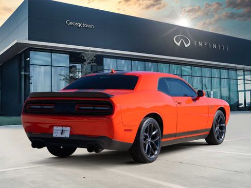 Used 2020 Dodge Challenger SXT w/ Plus Package image 5