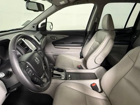 Used 2017 Honda Ridgeline RTL-T image 25