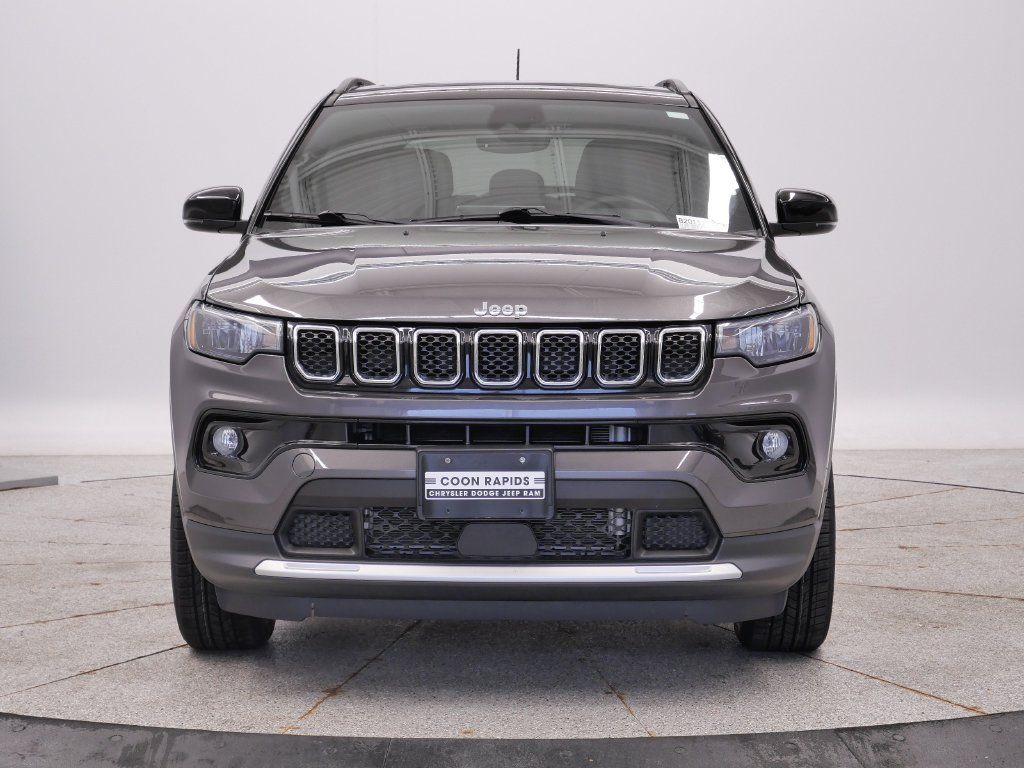 Used 2023 Jeep Compass Limited w/ Sun and Sound Group AWD/4WD image 11