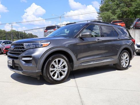 Used 2020 Ford Explorer XLT w/ Equipment Group 202A RWD image 35