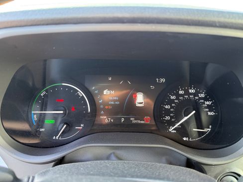 Used 2025 Toyota Sienna XLE image 11