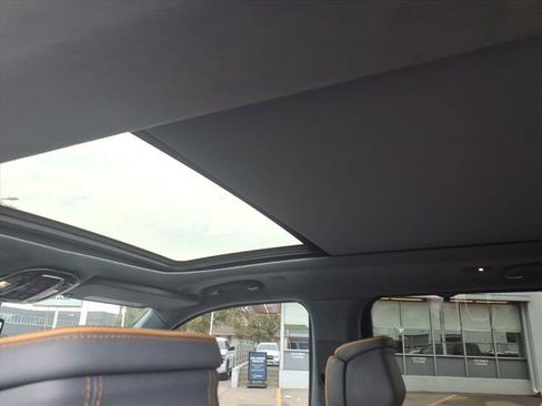 Used 2022 Jeep Grand Wagoneer Series II w/ Convenience Group III image 14