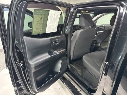 Used 2017 Toyota Tacoma TRD Off-Road image 21