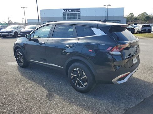 New 2025 Kia Sportage LX image 3