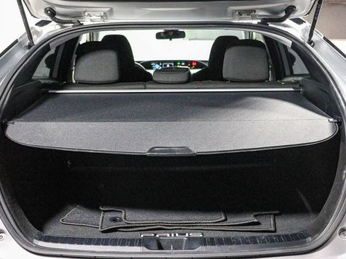 Certified 2022 Toyota Prius LE FWD image 27