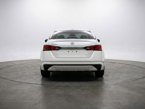 Used 2025 Nissan Altima 2.5 SV FWD image 7