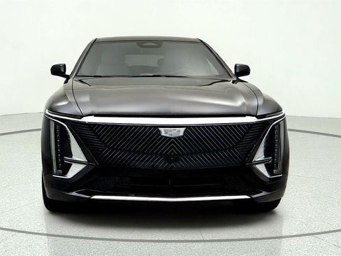 Used 2025 Cadillac Lyriq Luxury w/ LPO, Floor Liner Package RWD image 2