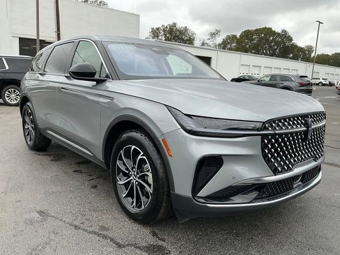 Certified 2025 Lincoln Nautilus Premier image 10