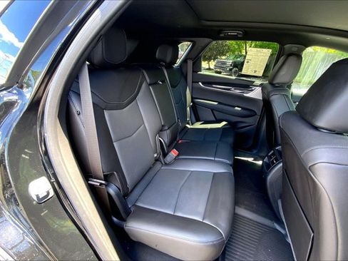 Used 2023 Cadillac XT5 Premium Luxury w/ LPO, Floor Liner Package AWD/4WD image 27