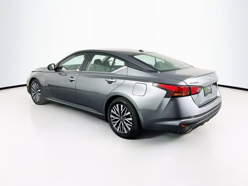 Used 2025 Nissan Altima 2.5 SV image 5