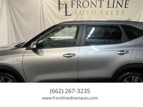 Used 2023 Kia Seltos LX AWD/4WD image 4