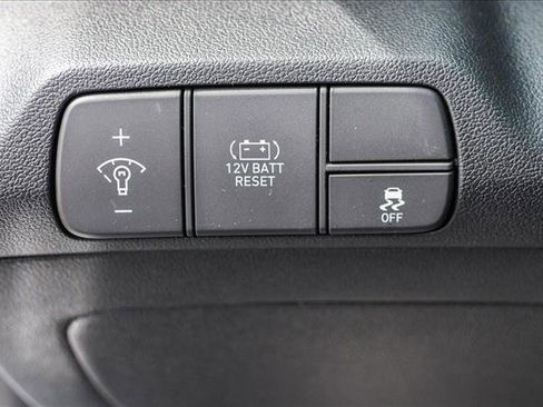 New 2025 Hyundai Elantra Limited image 13