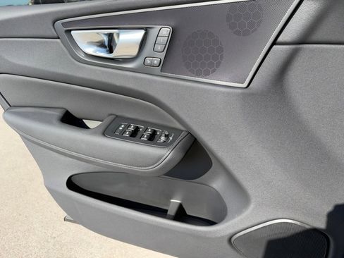 New 2026 Volvo XC60 B5 Core w/ Protection Package Premier image 17