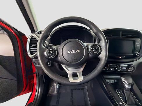 Used 2022 Kia Soul LX w/ Technology Package FWD image 13