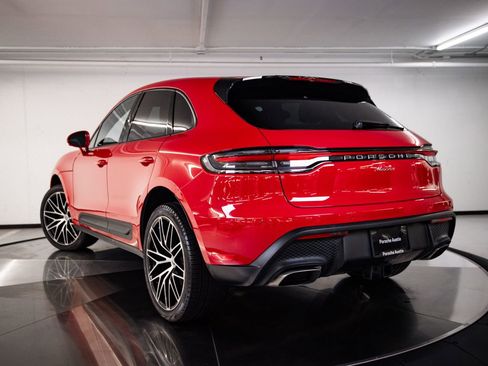 Certified 2026 Porsche Macan image 3