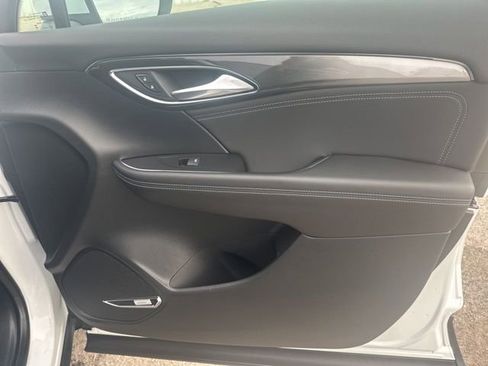 Used 2025 Buick Envision Preferred image 35