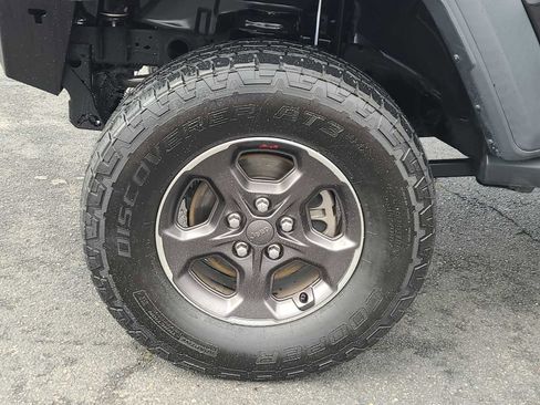 Used 2020 Jeep Gladiator Sport w/ Quick Order Package 24S image 16