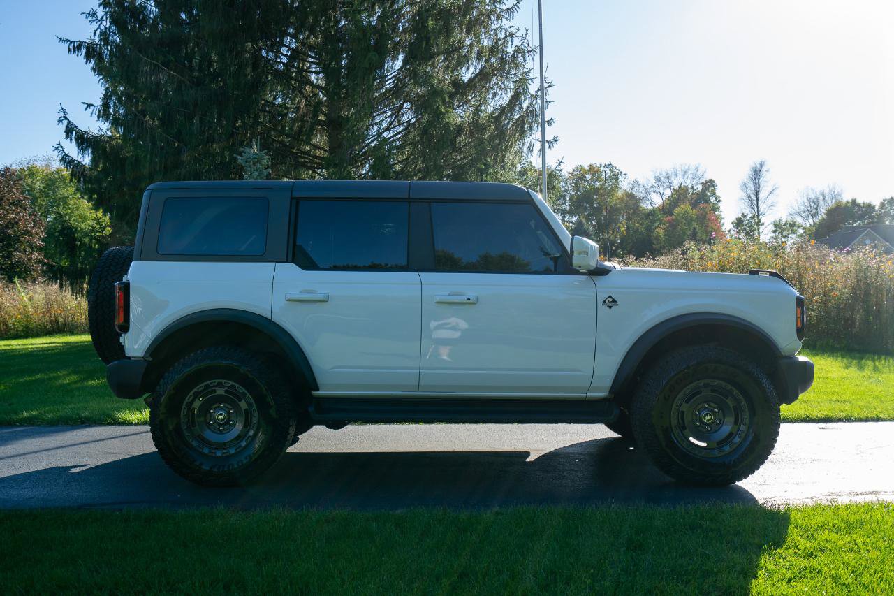 Used 2025 Ford Bronco Outer Banks w/ Sasquatch Package AWD/4WD image 4