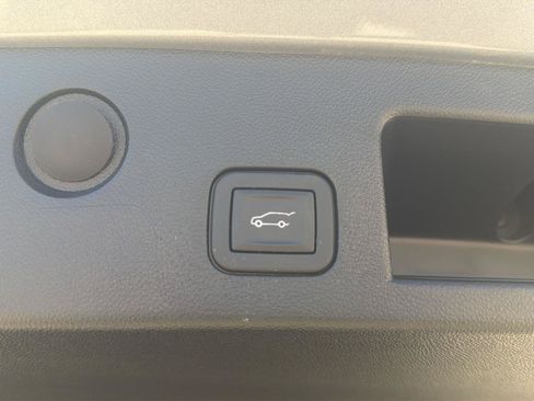 Used 2025 Chevrolet Equinox LT w/ Convenience Package II FWD image 33