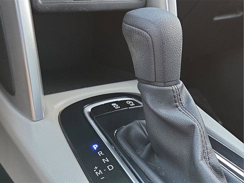 Certified 2022 Toyota Corolla Cross L image 20