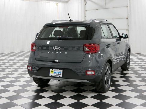 Used 2025 Hyundai Venue SEL FWD image 4