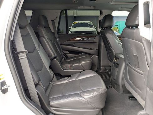 Used 2020 Cadillac Escalade Premium Luxury AWD/4WD image 29