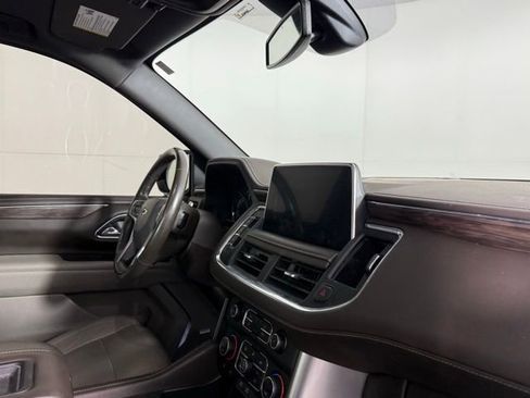 Used 2021 Chevrolet Tahoe Z71 w/ Z71 Signature Package AWD/4WD image 34