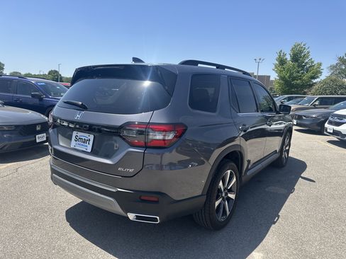 Certified 2025 Honda Pilot Elite image 4