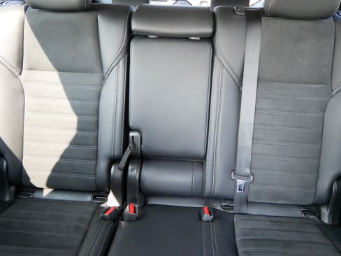Used 2025 Mitsubishi Outlander SE AWD/4WD image 13