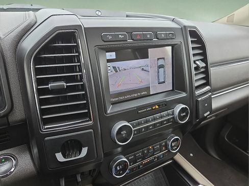 Used 2021 Ford Expedition Limited AWD/4WD image 18