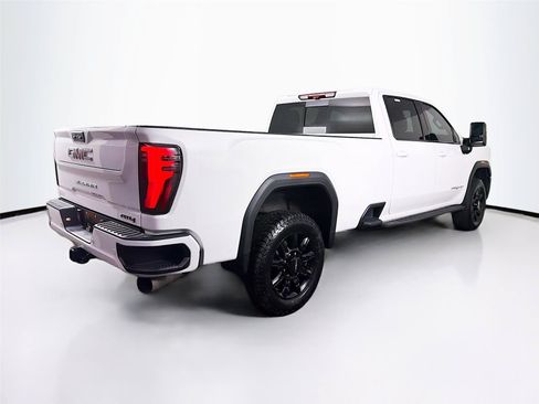 Used 2024 GMC Sierra 3500 AT4 w/ AT4 Premium Plus Package AWD/4WD image 11