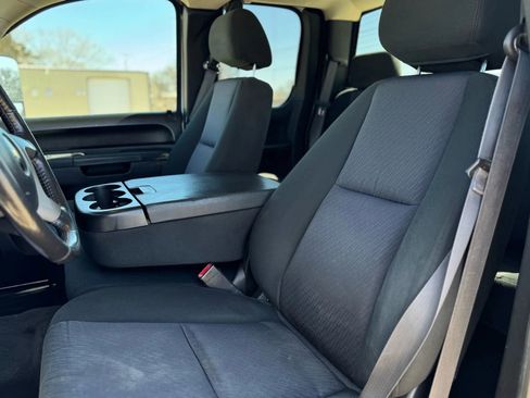 Used 2013 Chevrolet Silverado 2500 LT w/ Interior Plus Package image 16