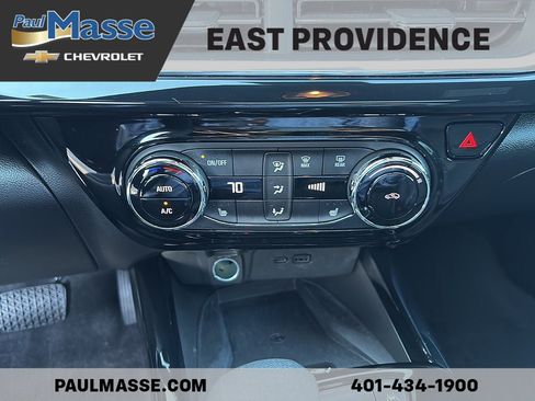 Certified 2024 Chevrolet Trax RS w/ Sunroof Package FWD image 14