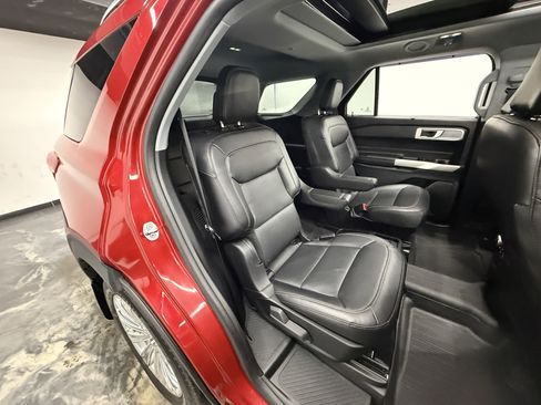 Used 2021 Ford Explorer Limited image 26