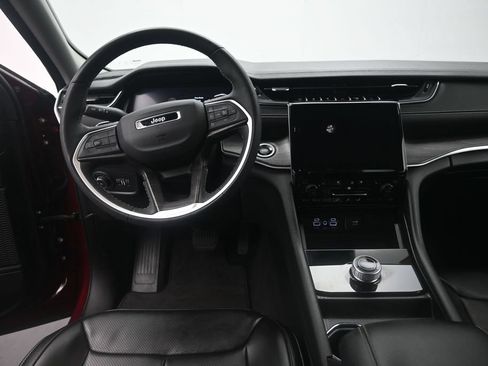 Used 2024 Jeep Grand Cherokee L Limited w/ Luxury Tech Group II RWD image 21