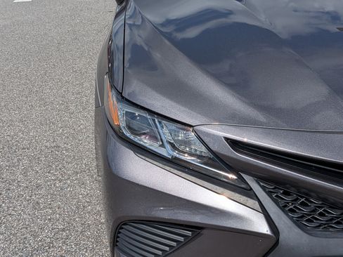 Used 2020 Toyota Camry SE w/ Convenience Package image 10