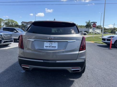 Used 2022 Cadillac XT5 Premium Luxury w/ Technology Package FWD image 4