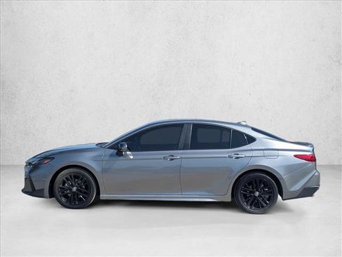 Used 2025 Toyota Camry SE FWD image 9