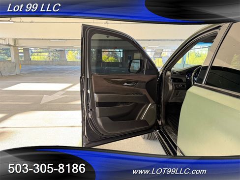 Used 2017 Cadillac Escalade Platinum image 35