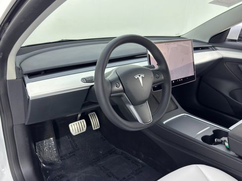 Used 2023 Tesla Model 3 Performance image 14