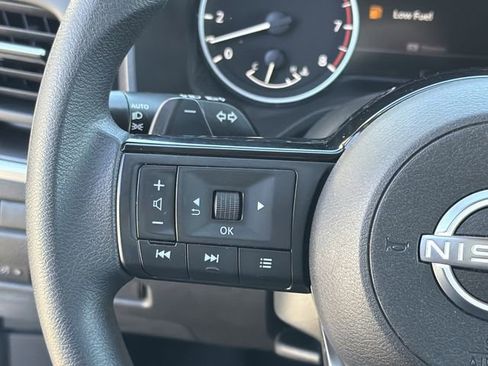 Used 2023 Nissan Rogue SV image 25