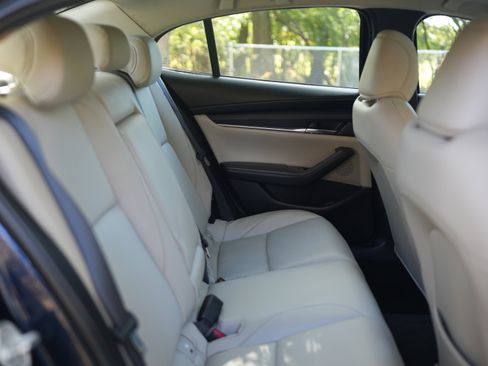 Used 2021 MAZDA MAZDA3 s image 24