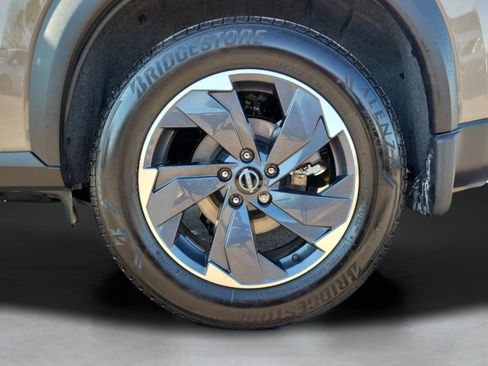 Certified 2024 Nissan Rogue SV image 38