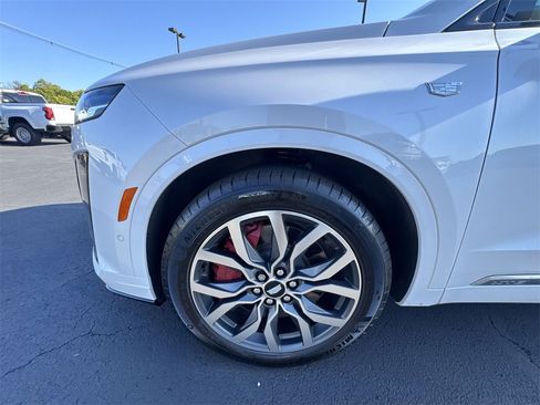 Used 2024 Cadillac XT6 Sport image 10