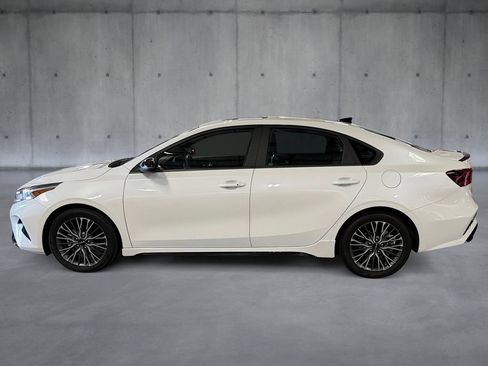 Used 2024 Kia Forte GT-Line w/ GT-Line Premium Package FWD image 2