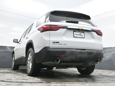 Used 2023 Chevrolet Traverse LS image 36