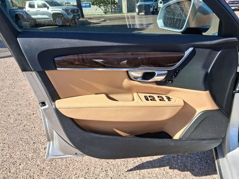 Used 2018 Volvo S90 T5 Momentum w/ Convenience Package image 8