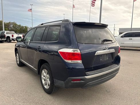Used 2011 Toyota Highlander 2WD w/ Tech Pkg image 12